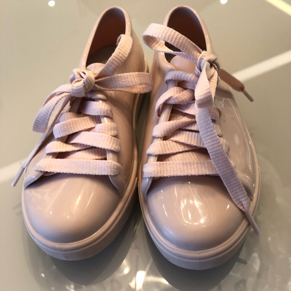 Beautiful Melissa shoes in size 11 (toddler).